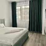 Апартаменты Camis Delux Нэводари